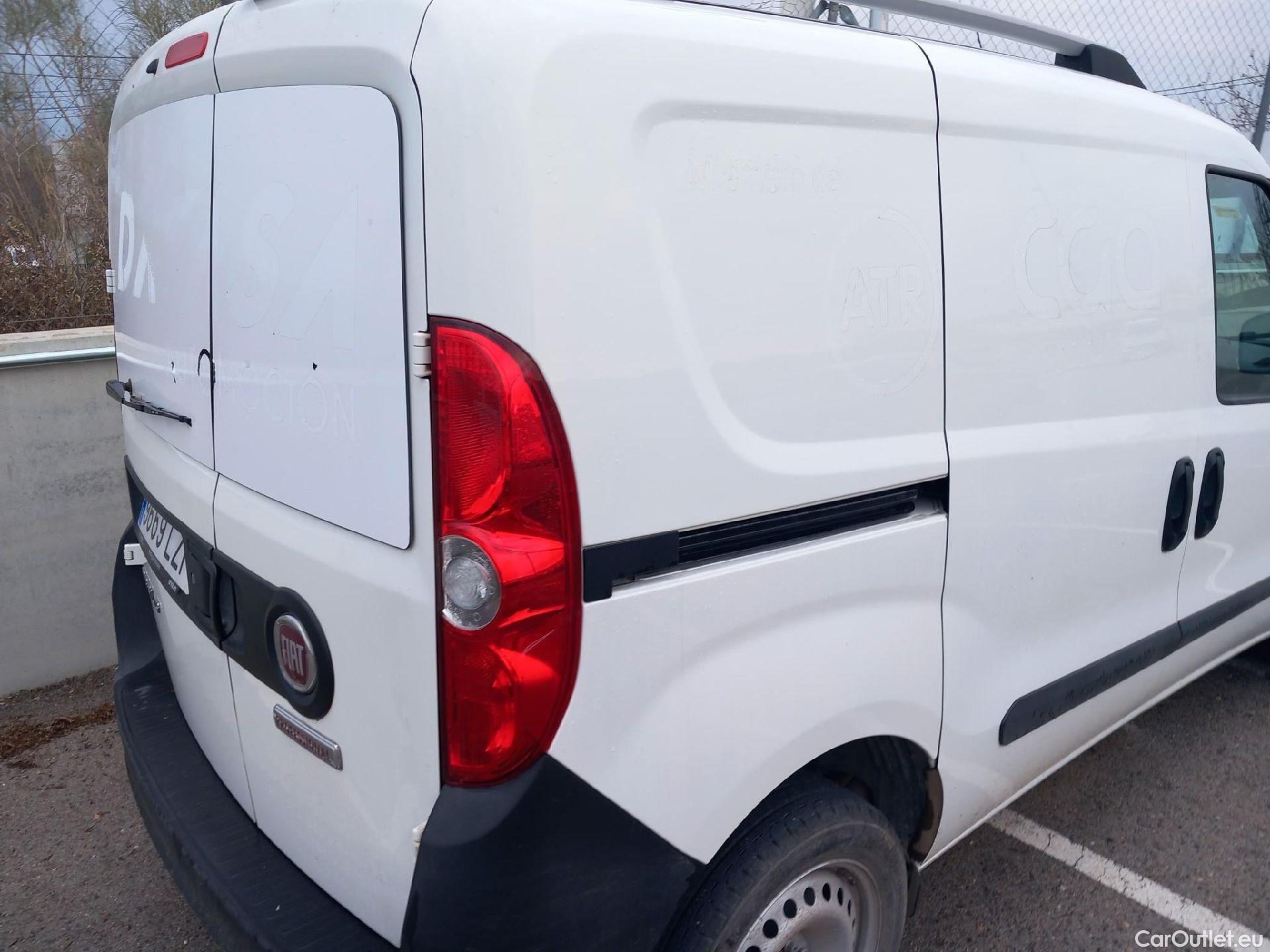  Fiat  Doblo FIAT Doblò Cargo/2015/3P/furgón derivado de turismo Cargo Base 1.6 Mjet 66kW (90CV) #18