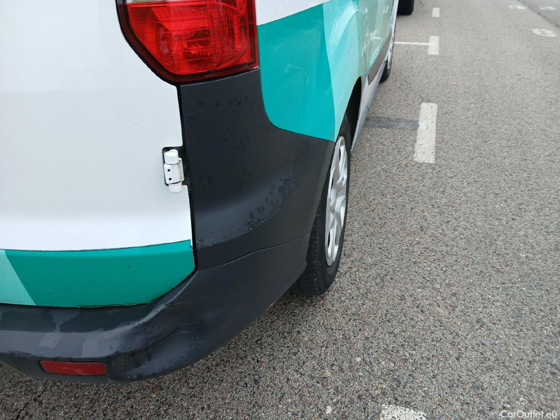  Ford  Transit FORD  Courier/2014/4P/furgón der.turis Van 1.5 TDCi 56kW Trend #24