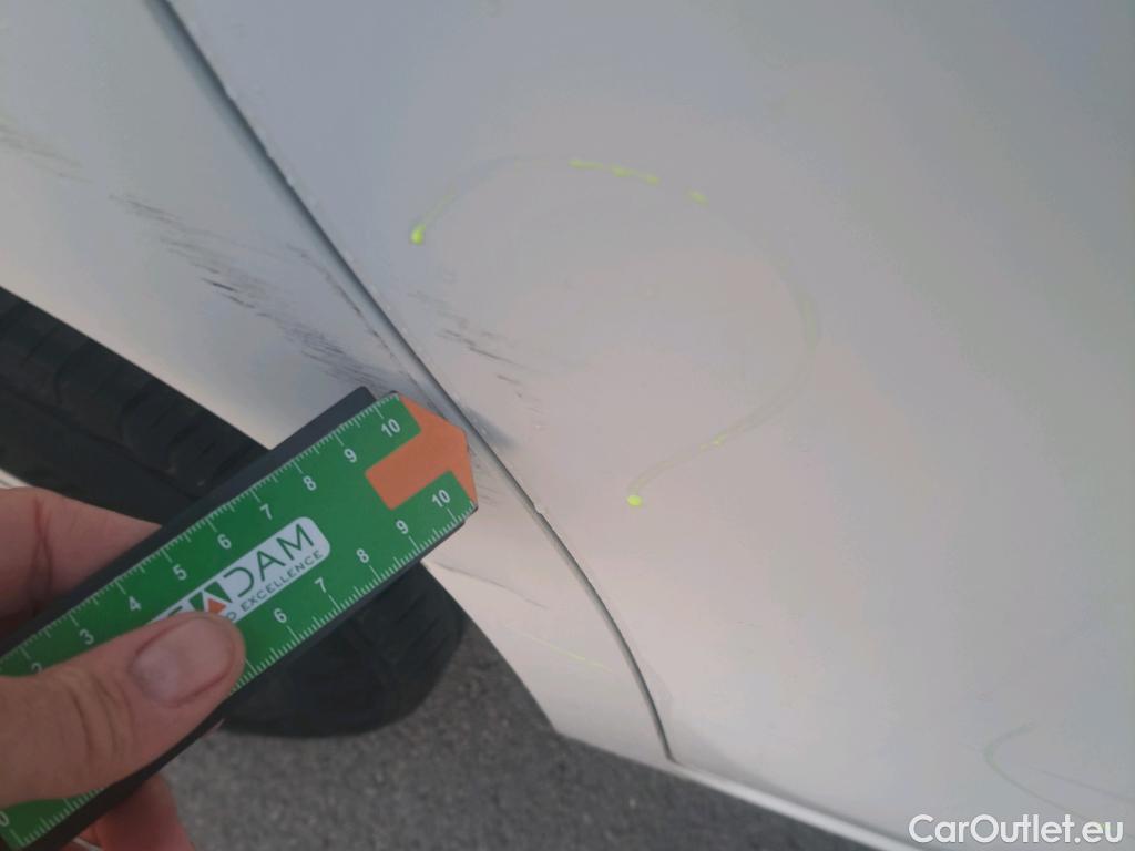  Citroen  Berlingo CITROEN  / 2018 / 4P / combi Talla M BlueHDi 100 LIVE (AC) #12