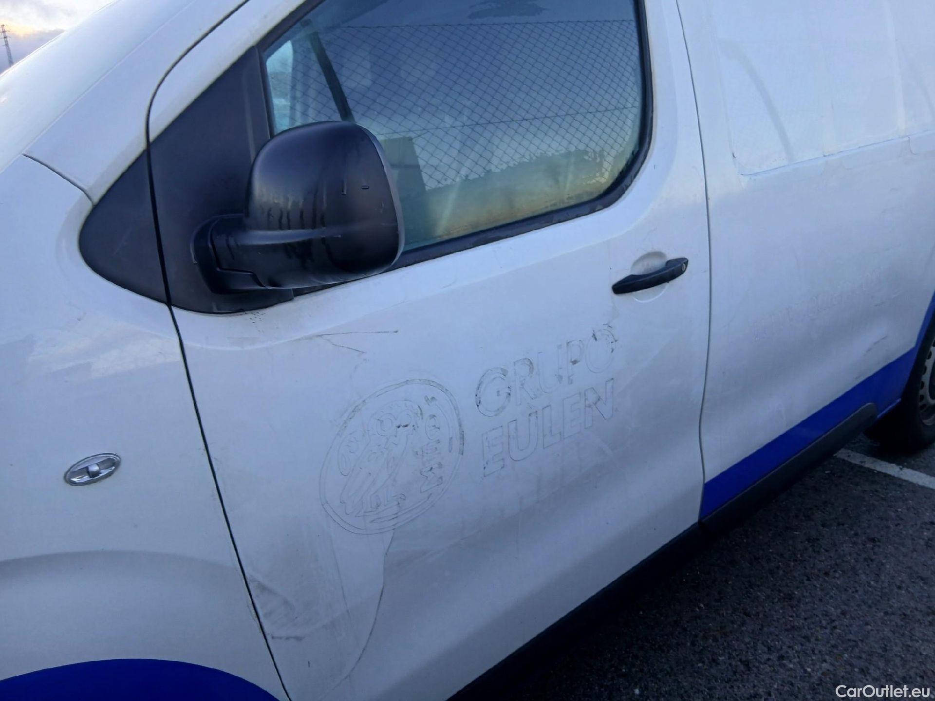  Citroen  Jumpy CITROEN  / 2016 / 4P / furgón D Cab Eco Talla XL BlueHDi 120 Control #15