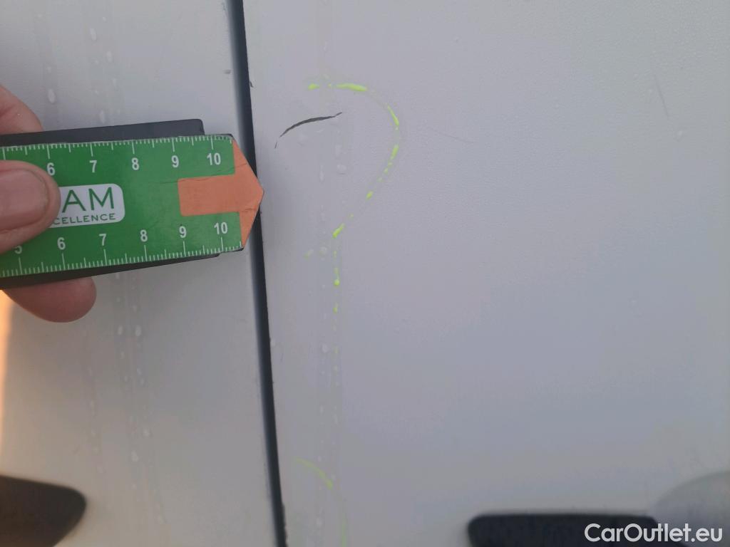  Citroen  Berlingo CITROEN  / 2018 / 4P / combi Talla M BlueHDi 100 LIVE (AC) #18