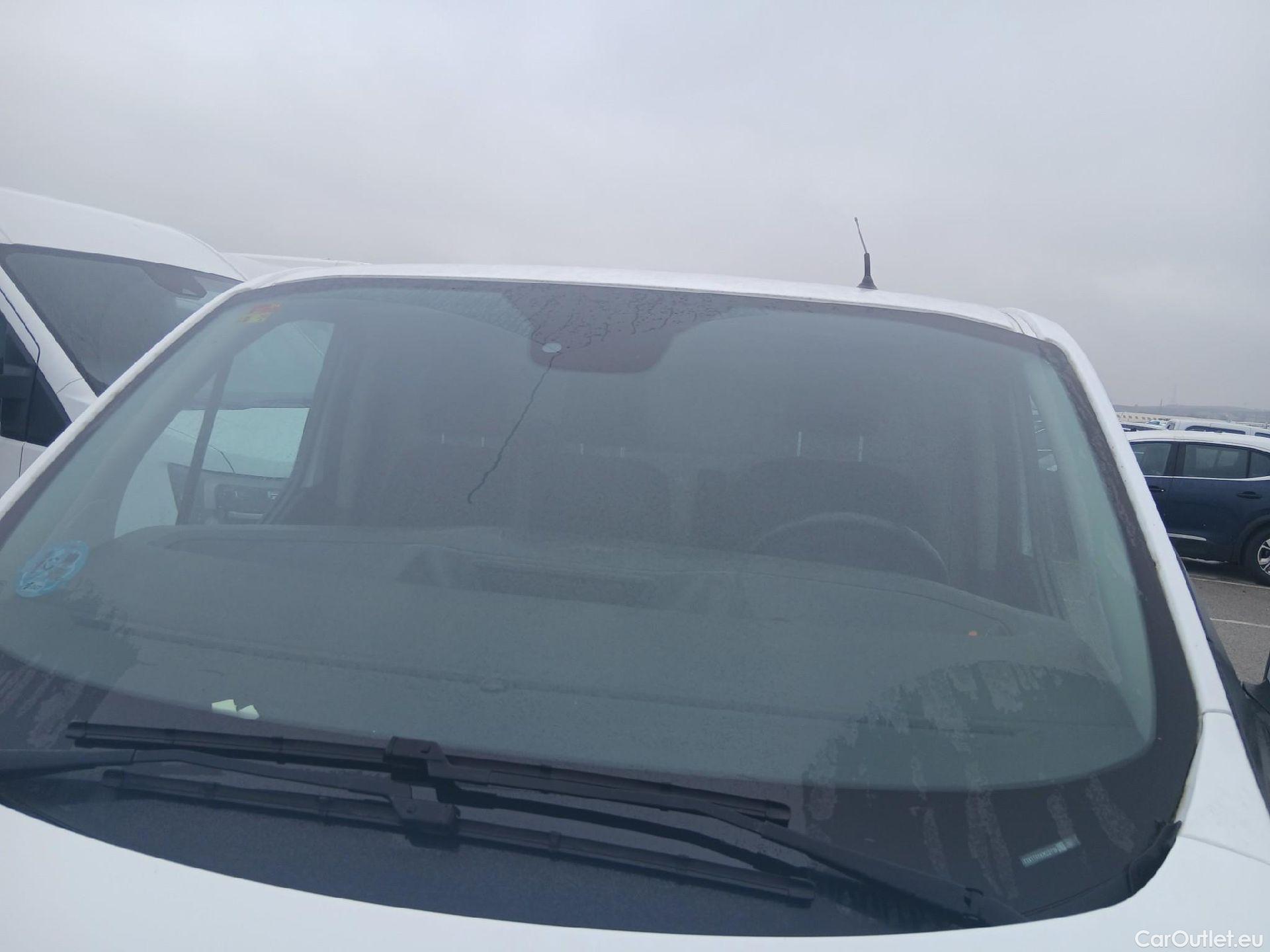  Ford  Transit FORD  Custom / 2012 / 4P / furgón Van 2.0 TDCI 96kW 300 L2 Trend RAMPA DE ACCESO #9