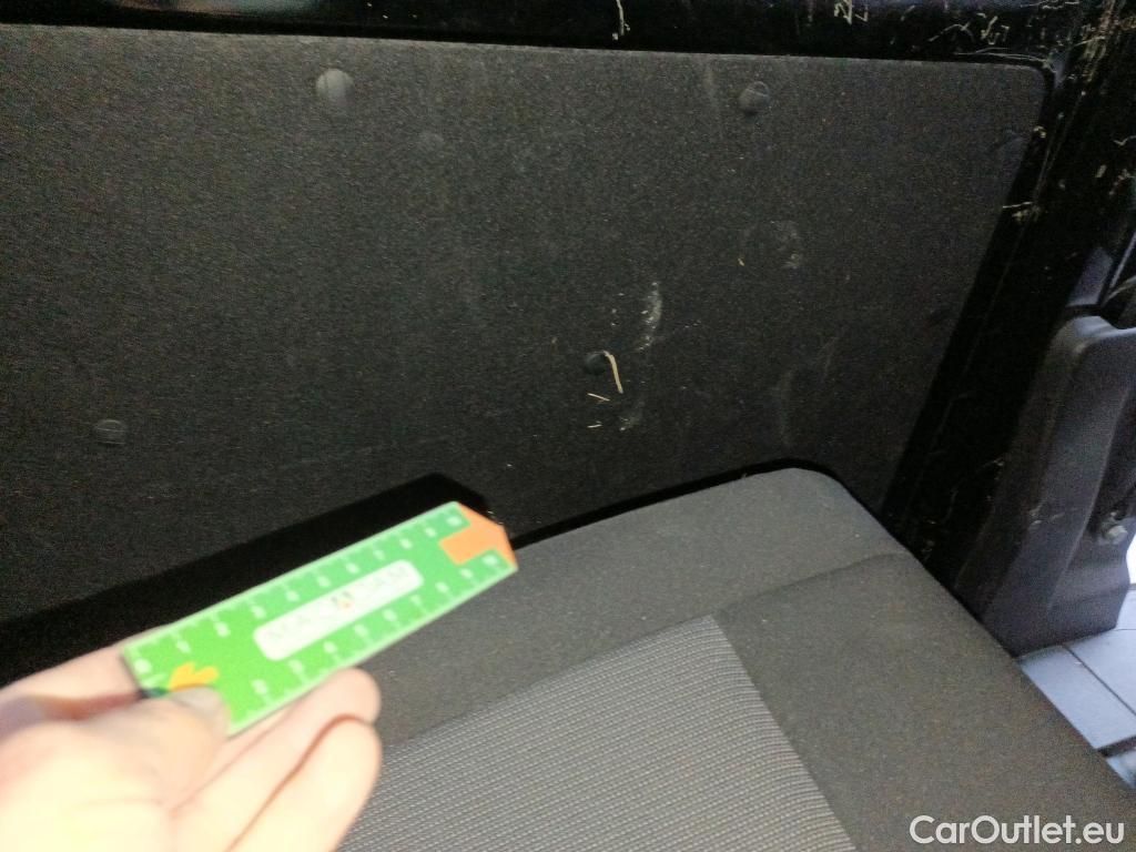  Land Rover  Discovery PEUGEOT Expert / 2024 / 4P / combi Combi Long BlueHDi 180 S&S EAT8 #25