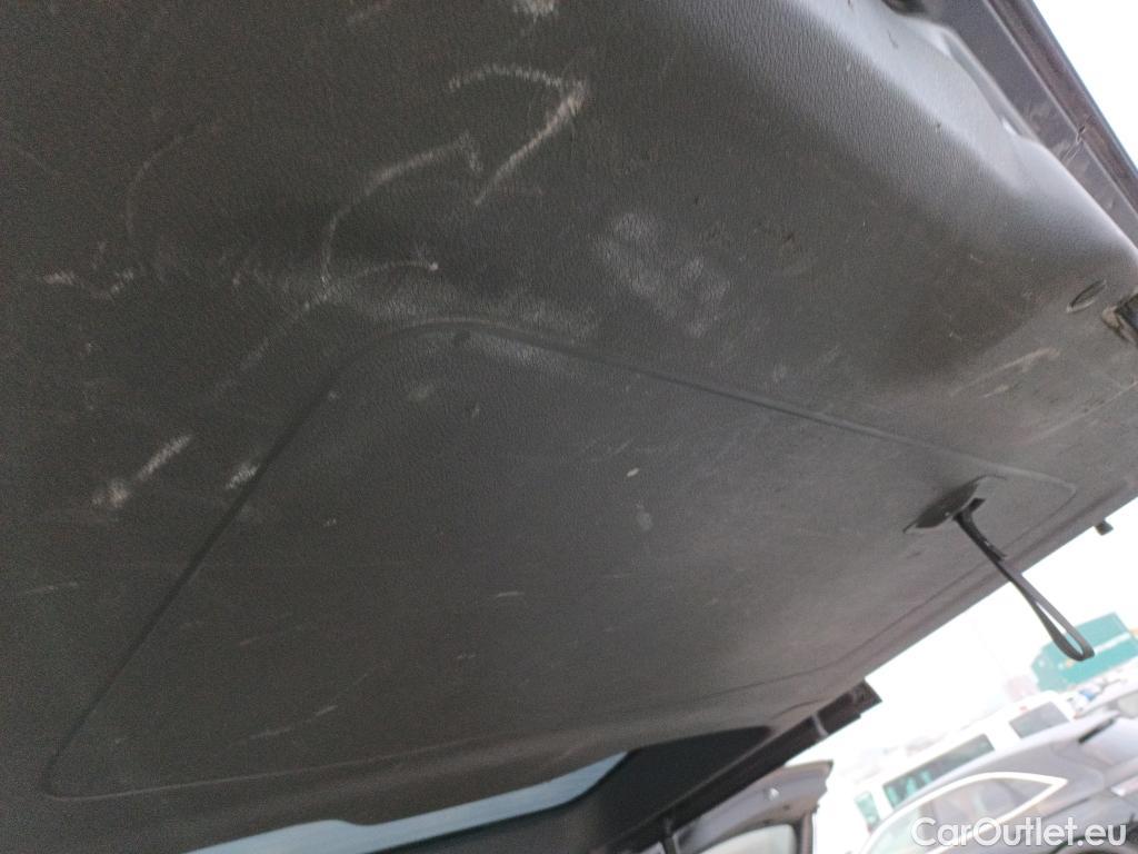  Land Rover  Discovery PEUGEOT Expert / 2024 / 4P / combi Combi Long BlueHDi 180 S&S EAT8 #32