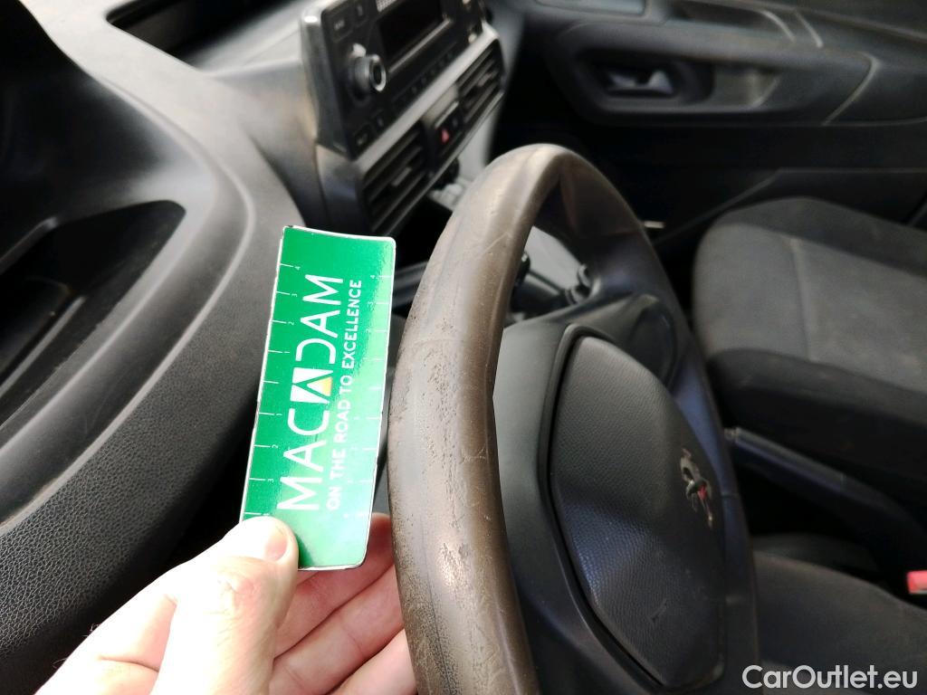  Peugeot  RIFTER PEUGEOT  / 2018 / 4P / monovolumen compacto Active Standard BlueHDi 73kW #4