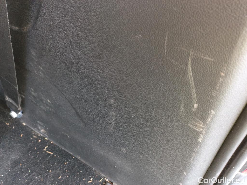  Peugeot  RIFTER PEUGEOT  / 2018 / 5P / monovolumen compacto GT Line Long BlueHDi 96kW #20