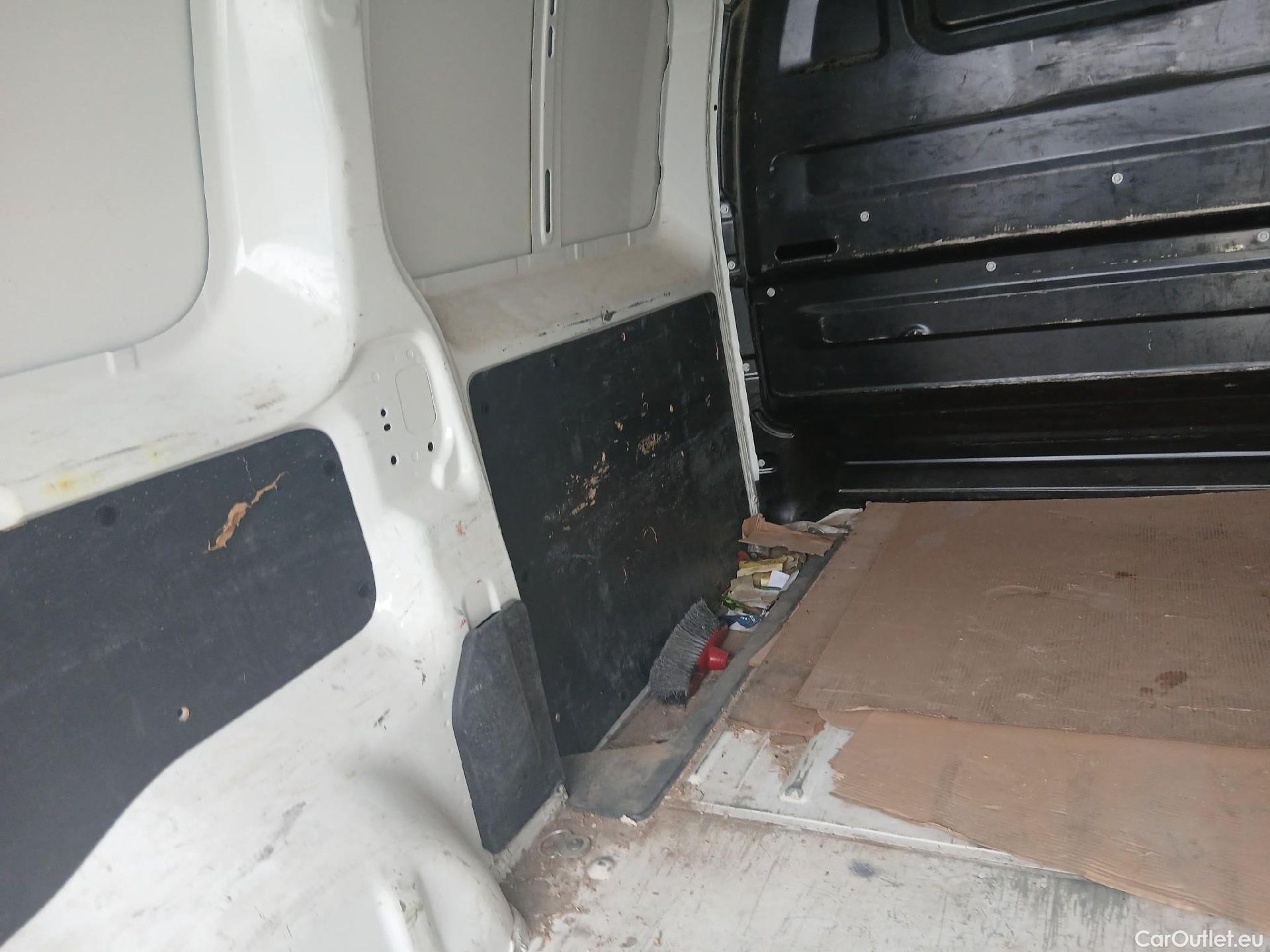  Peugeot  Expert PEUGEOT  / 2016 / 4P / furgón Furgón Premium 1.5 BlueHDi 100 Standard (AC) #10