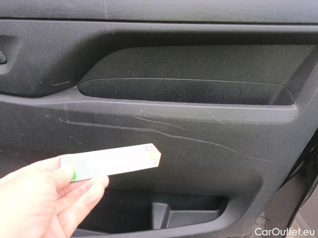  Land Rover  Discovery PEUGEOT Expert / 2024 / 4P / combi Combi Long BlueHDi 180 S&S EAT8 #28