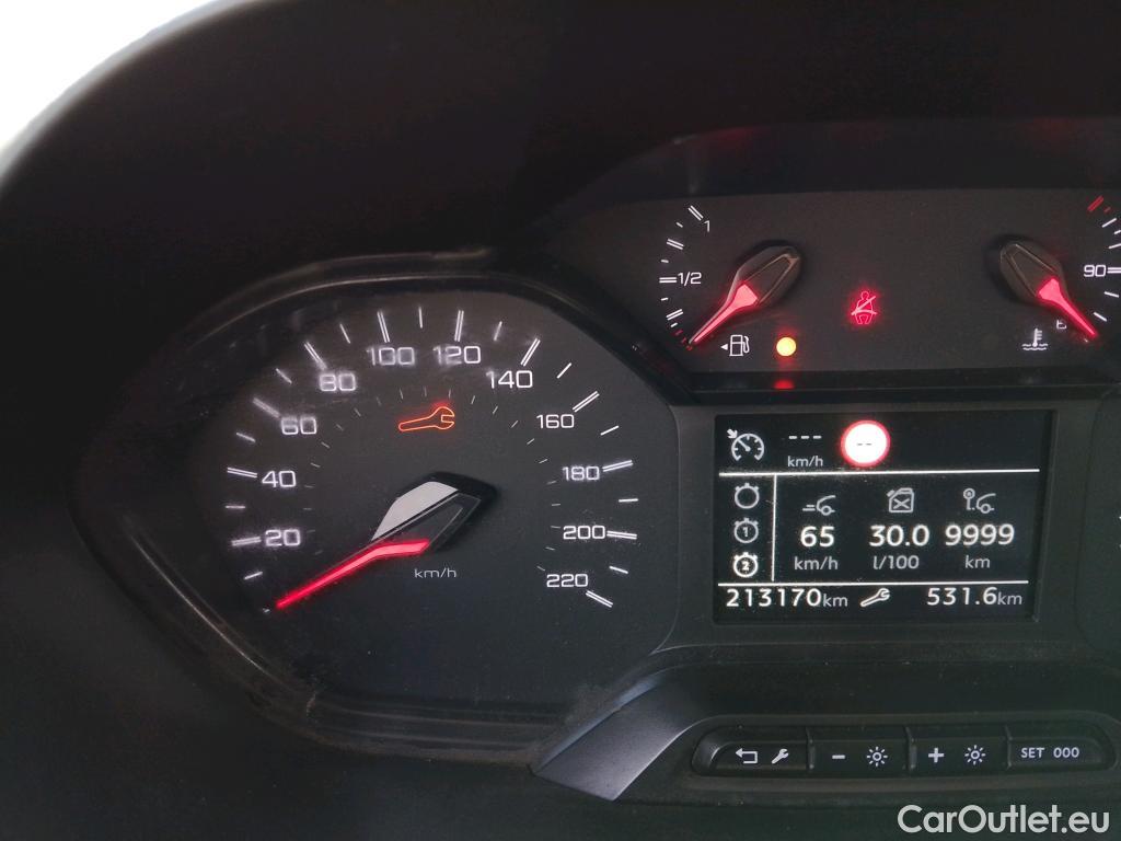  Peugeot  RIFTER PEUGEOT  / 2018 / 4P / monovolumen compacto Active Standard BlueHDi 73kW #18