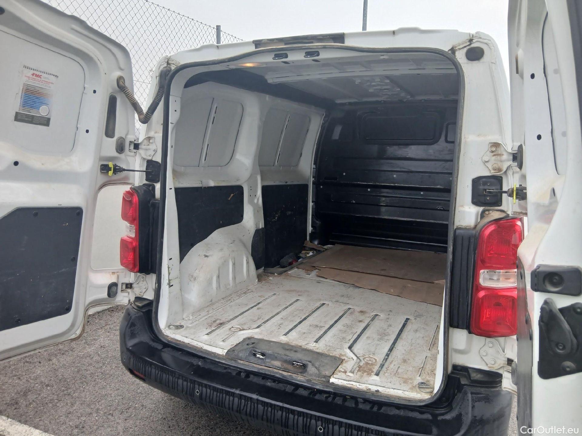  Peugeot  Expert PEUGEOT  / 2016 / 4P / furgón Furgón Premium 1.5 BlueHDi 100 Standard (AC) #2