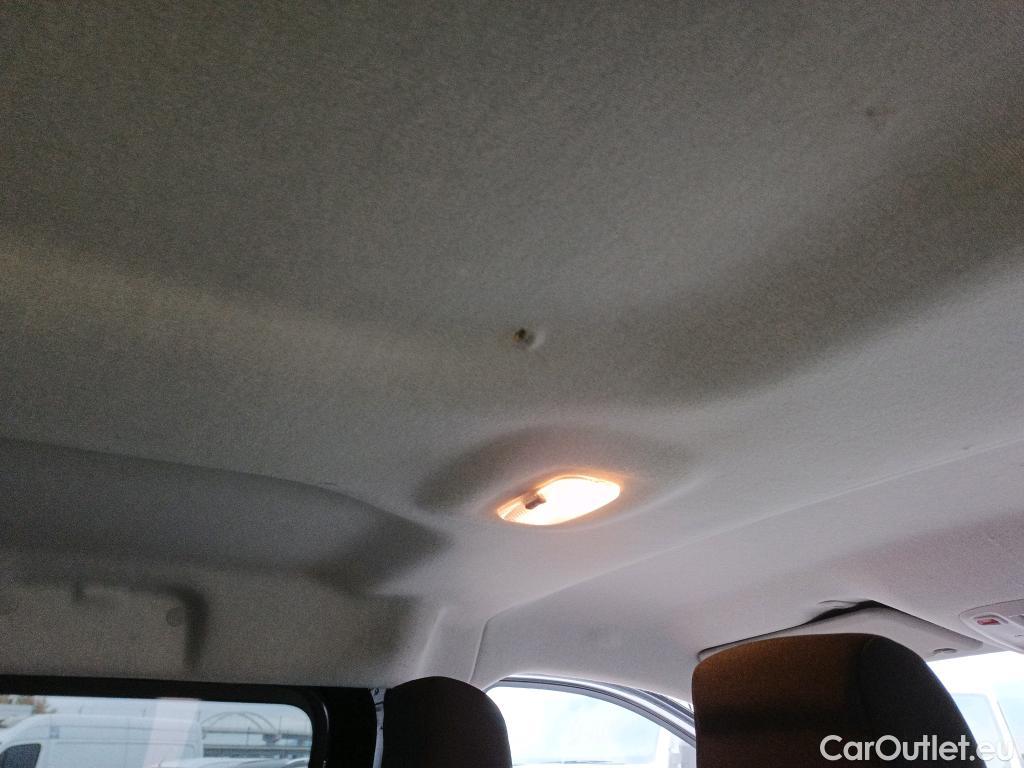  Land Rover  Discovery PEUGEOT Expert / 2024 / 4P / combi Combi Long BlueHDi 180 S&S EAT8 #9