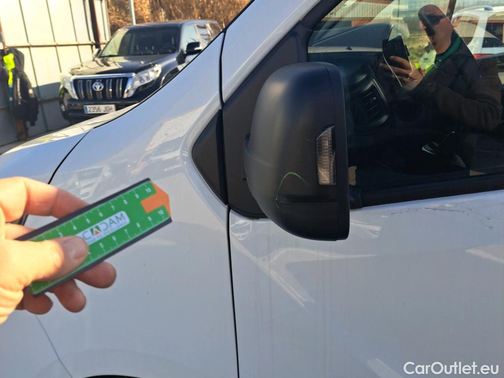  Renault  Trafic RENAULT  / 2021 / 4P / furgón Furgón L1H1 Blue dCi 96 Kw (130 CV) (AC) #56