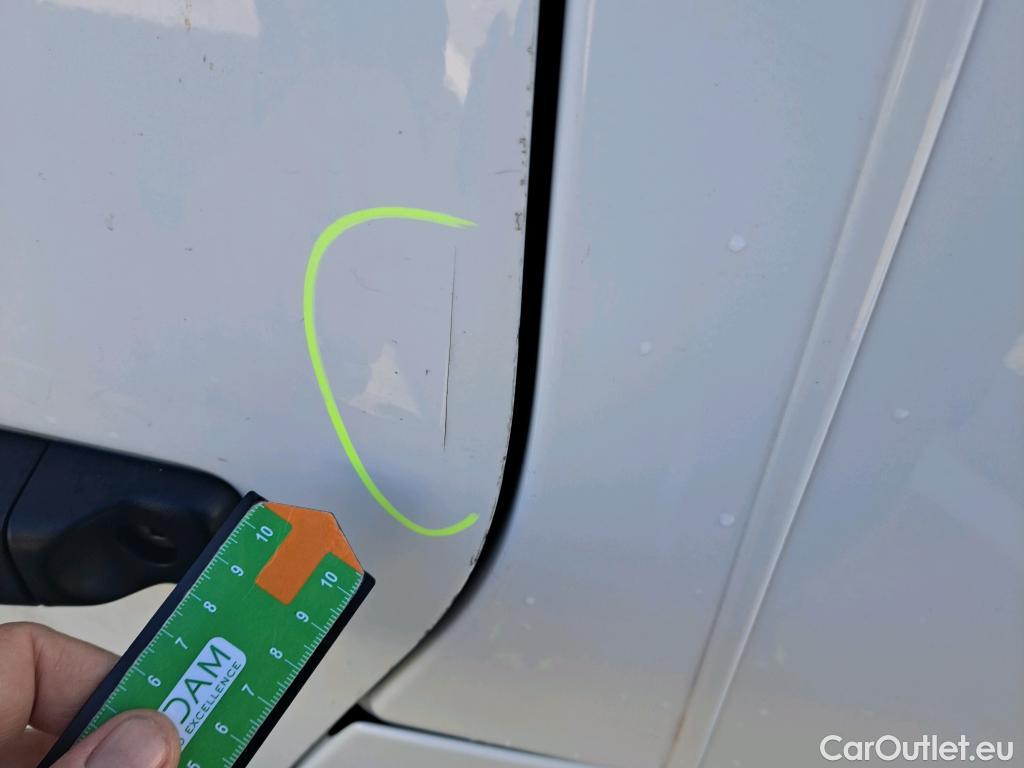  Renault  Trafic RENAULT  / 2021 / 4P / furgón Furgón L1H1 Blue dCi 96 Kw (130 CV) (AC) #24