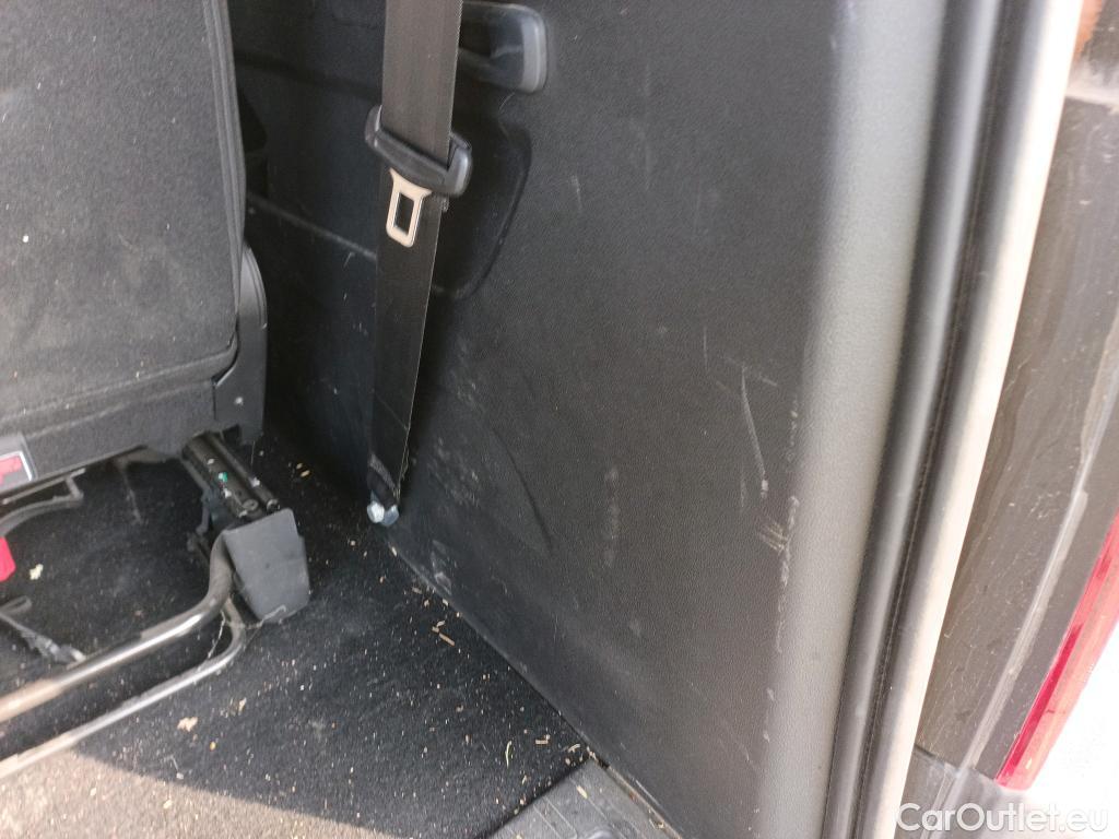  Peugeot  RIFTER PEUGEOT  / 2018 / 5P / monovolumen compacto GT Line Long BlueHDi 96kW #19