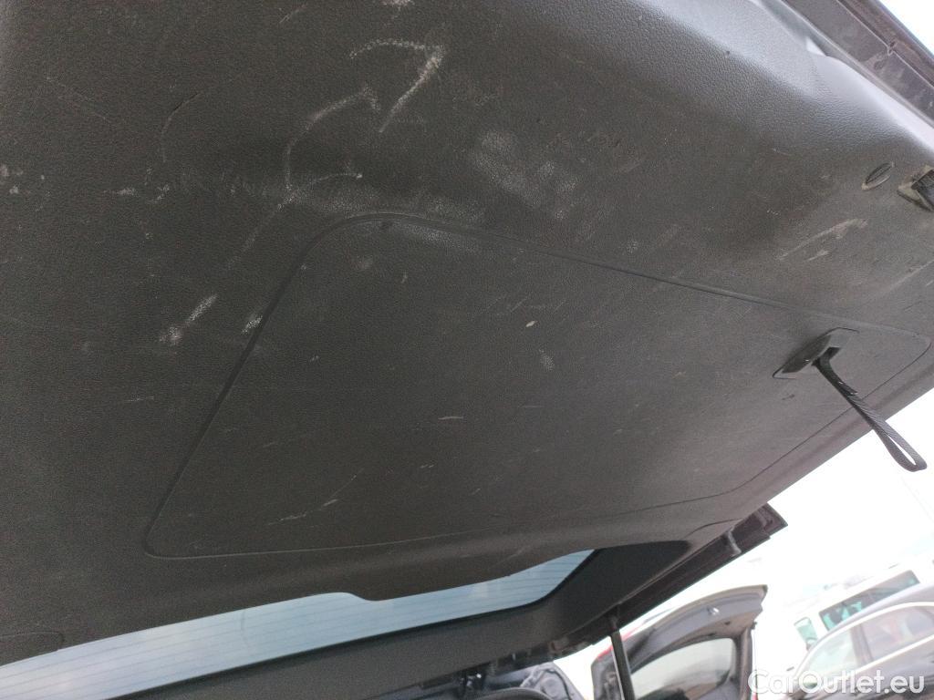  Land Rover  Discovery PEUGEOT Expert / 2024 / 4P / combi Combi Long BlueHDi 180 S&S EAT8 #31