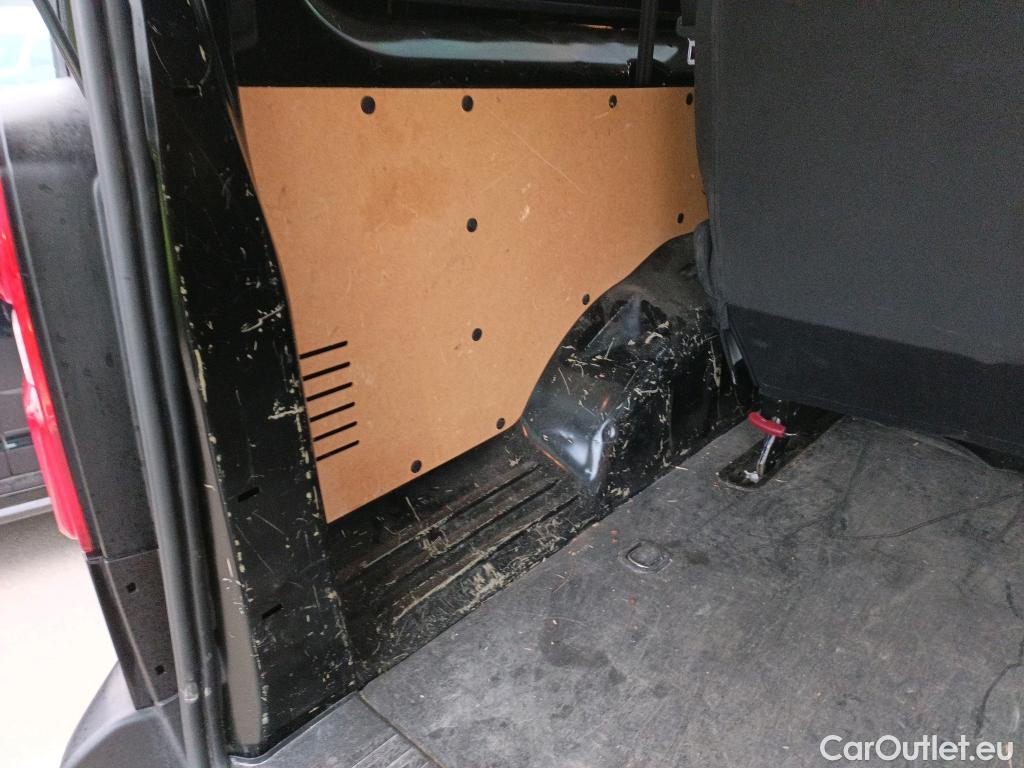  Land Rover  Discovery PEUGEOT Expert / 2024 / 4P / combi Combi Long BlueHDi 180 S&S EAT8 #13