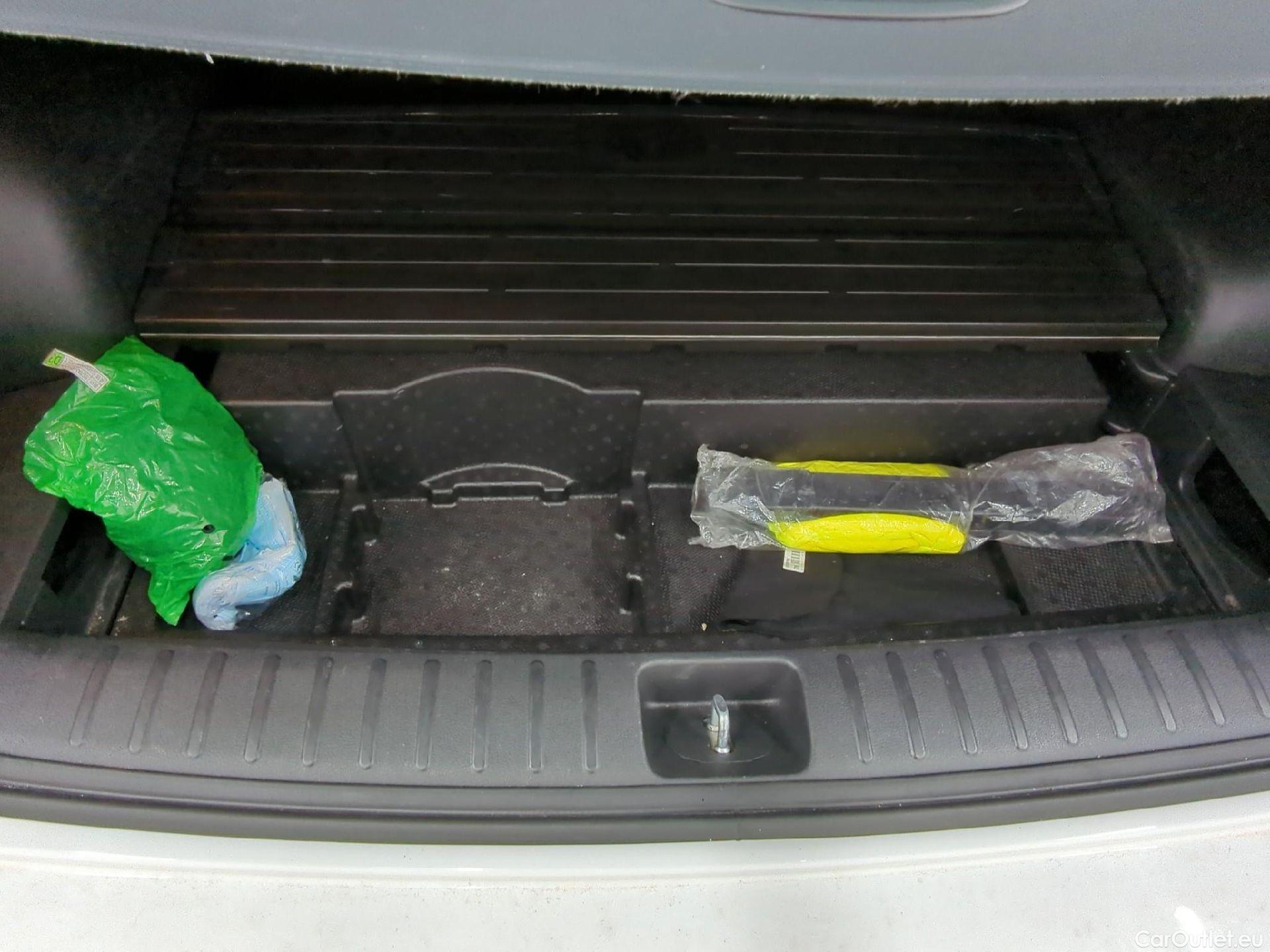  Hyundai  Tucson HYUNDAI  / 2018 / 5P / SUV 1.6 CRDI 136 HYBRID 48V DCT-7 N LINE EDI #2