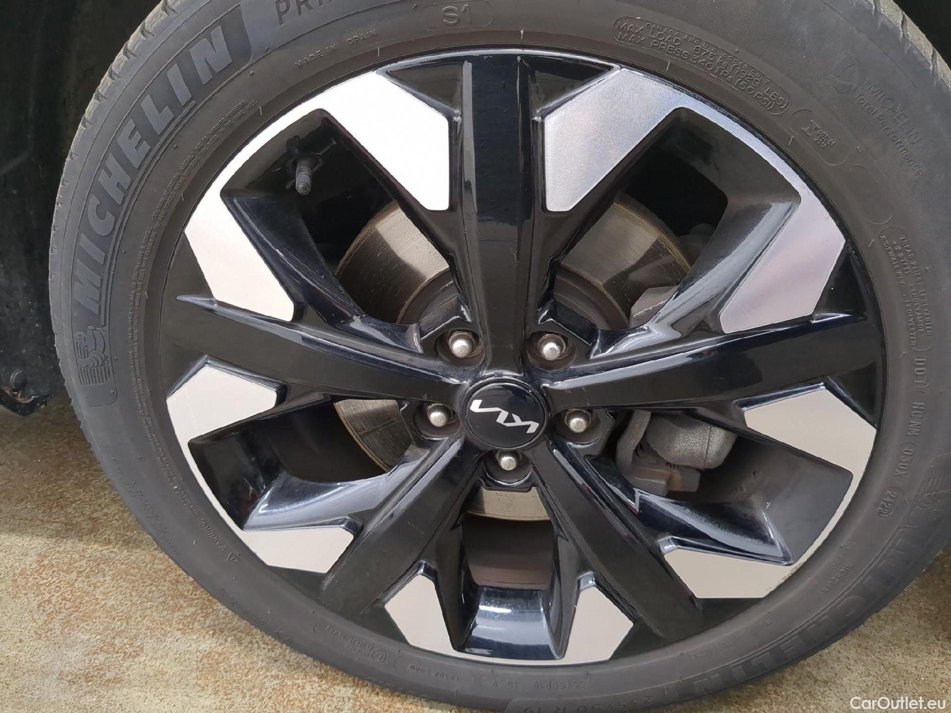  KIA  Sportage KIA  / 2021 / 5P / SUV 1.6 T-GDI 265 PHEV AUTO 4WD DESIGN #1