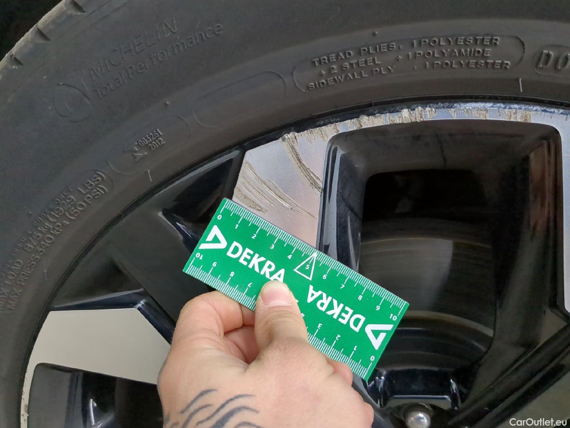  KIA  Sportage KIA  / 2021 / 5P / SUV 1.6 T-GDI 265 PHEV AUTO 4WD DESIGN #6