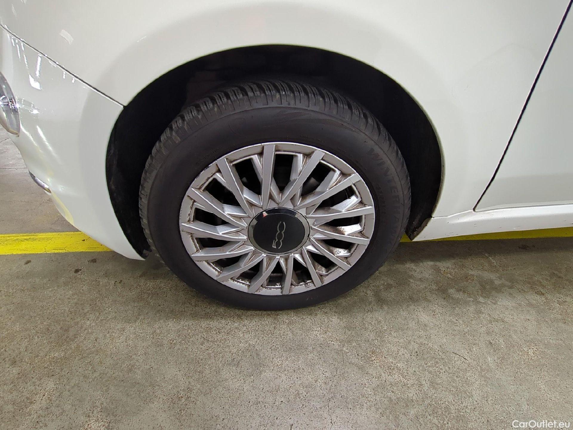  Fiat  500 FIAT  / 2015 / 3P / Berline Hybrid 1.0 BSG 70 ch Dolcevita #1