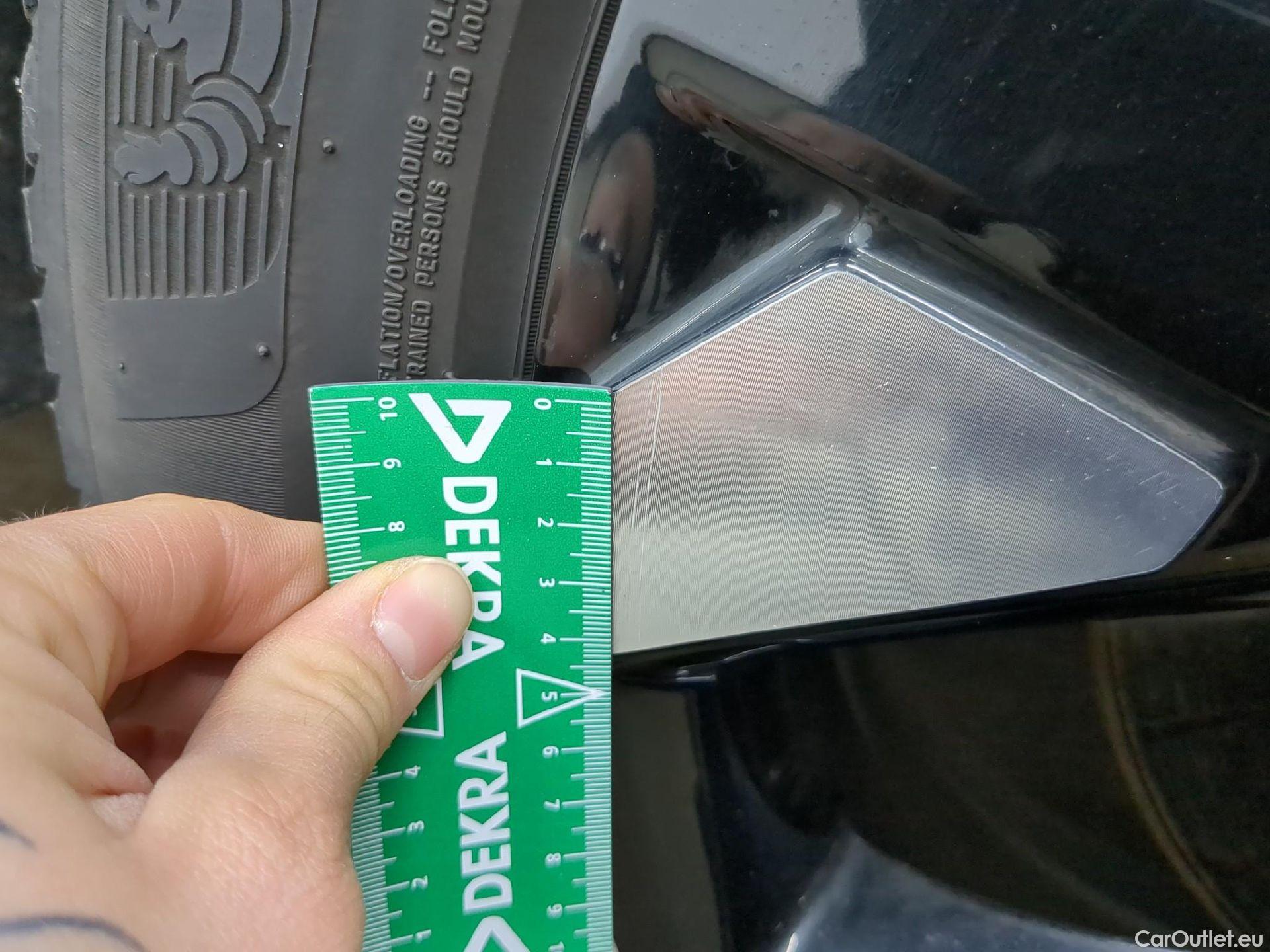  KIA  Sportage KIA  / 2021 / 5P / SUV 1.6 T-GDI 265 PHEV AUTO 4WD DESIGN #3