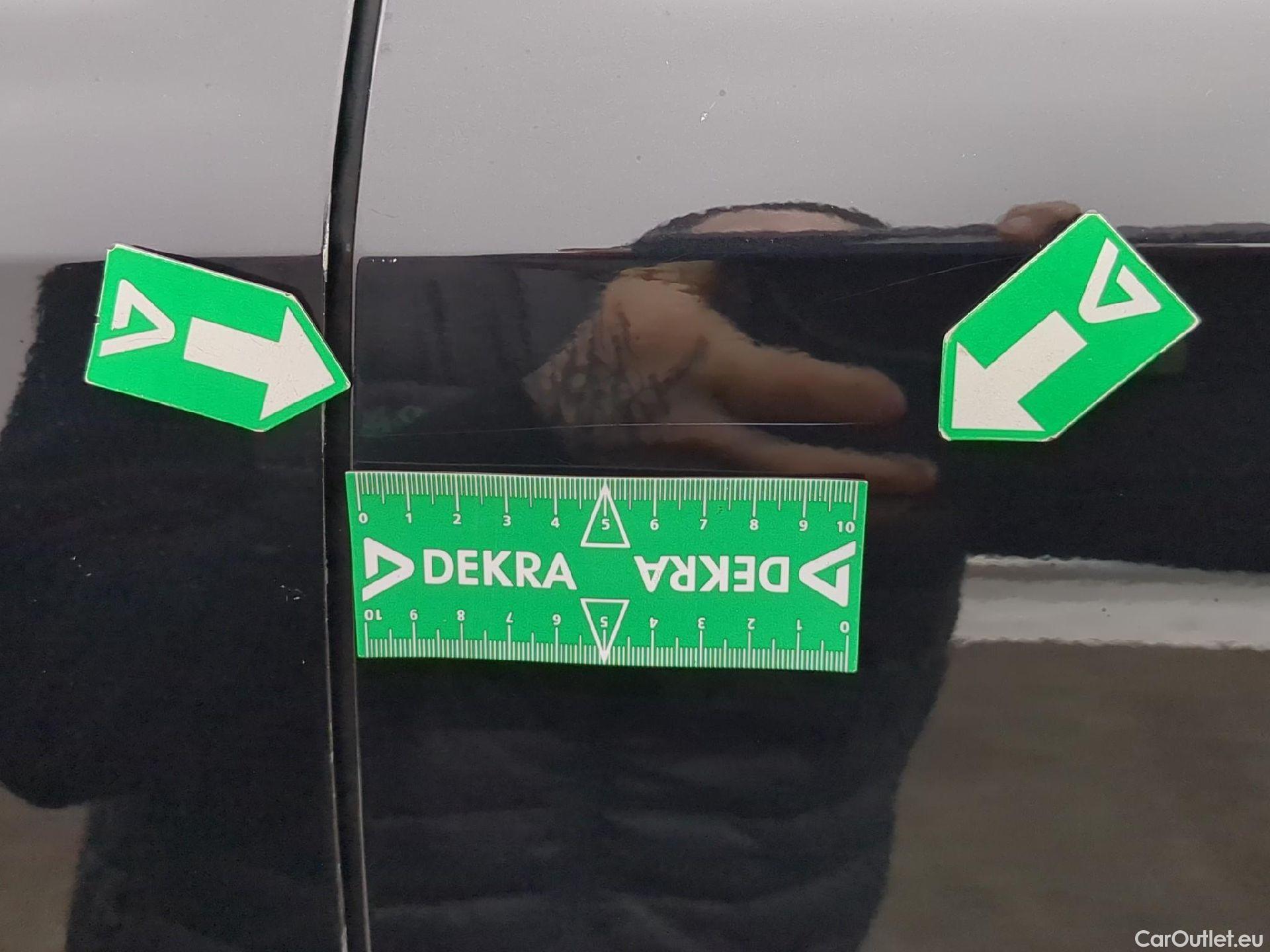  KIA  Sportage KIA  / 2021 / 5P / SUV 1.6 T-GDI 265 PHEV AUTO 4WD DESIGN #27