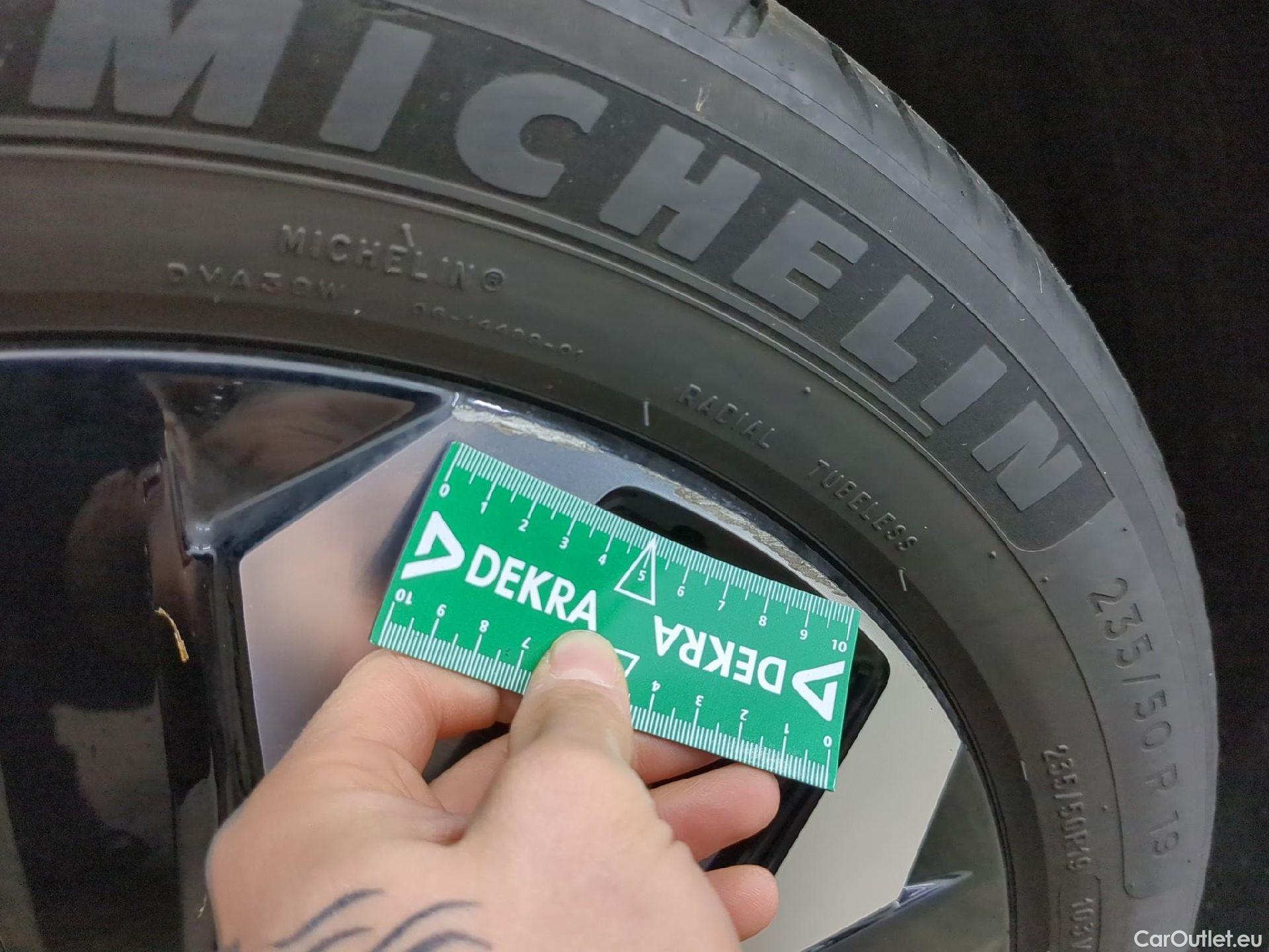  KIA  Sportage KIA  / 2021 / 5P / SUV 1.6 T-GDI 265 PHEV AUTO 4WD DESIGN #7