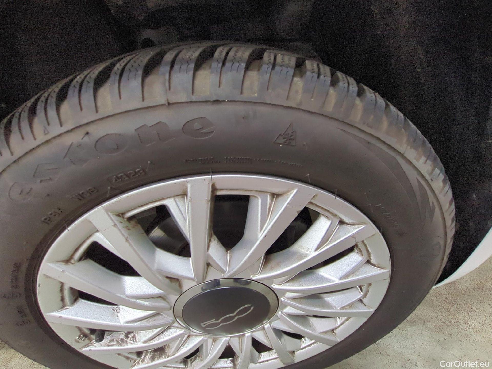  Fiat  500 FIAT  / 2015 / 3P / Berline Hybrid 1.0 BSG 70 ch Dolcevita #8