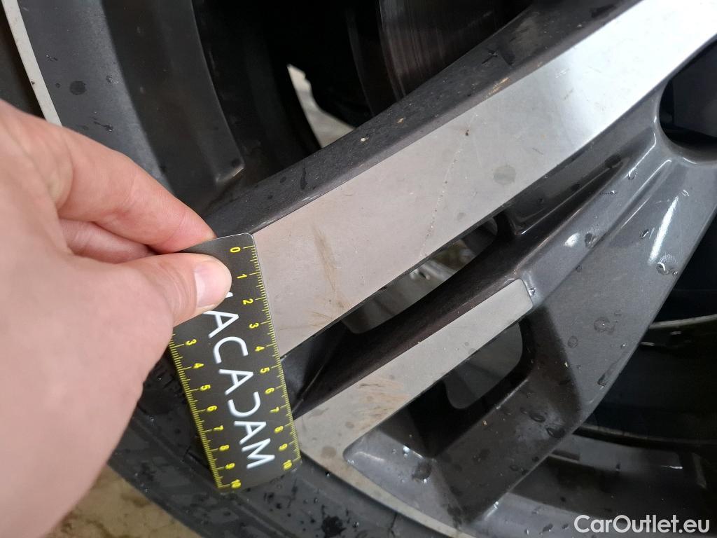  Peugeot  5008 PEUGEOT  / 2020 / 5P / SUV PureTech 130 S&S EAT8 Allure Pack #17