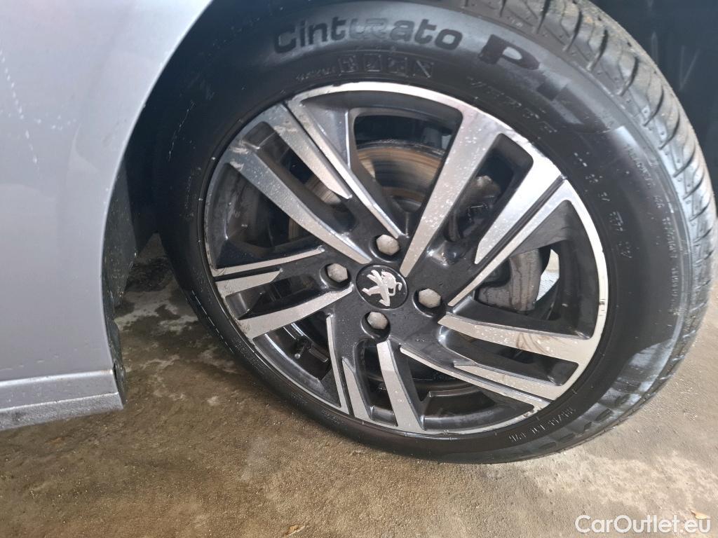  Peugeot  208  Allure 1.2 PureTech 130CV BVA8 E6d #38