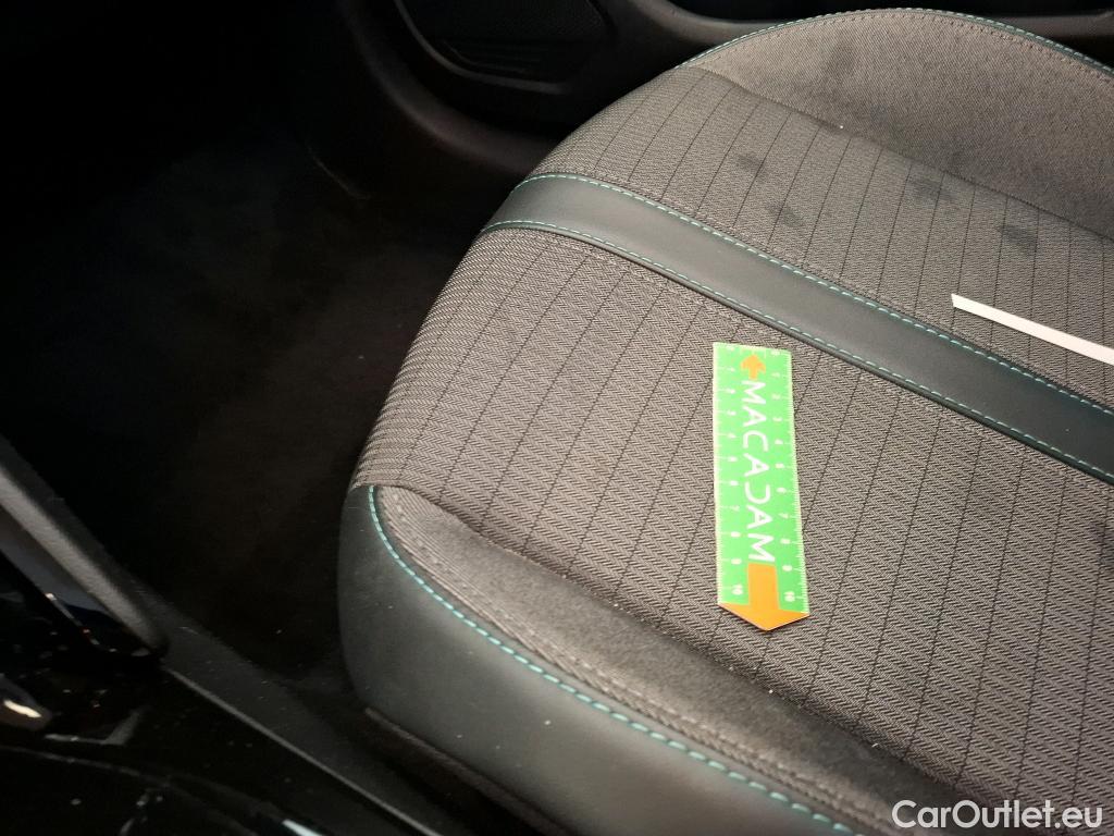  Peugeot  208  Allure 1.2 PureTech 130CV BVA8 E6d #47