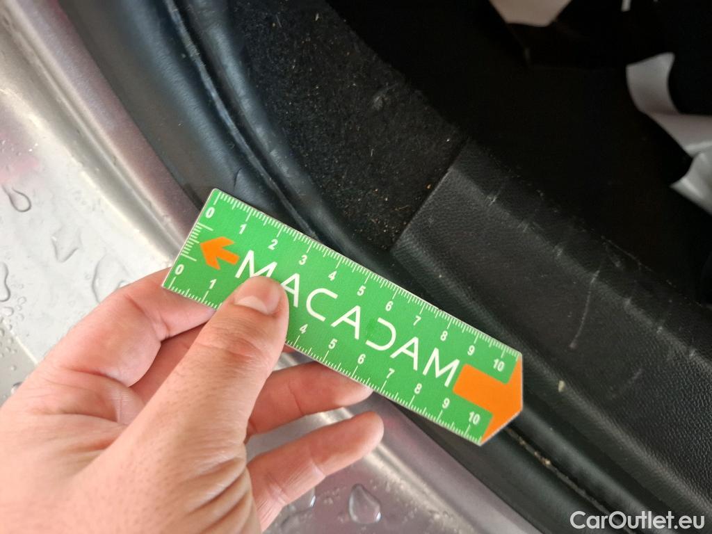  Peugeot  208  Allure 1.2 PureTech 130CV BVA8 E6d #36