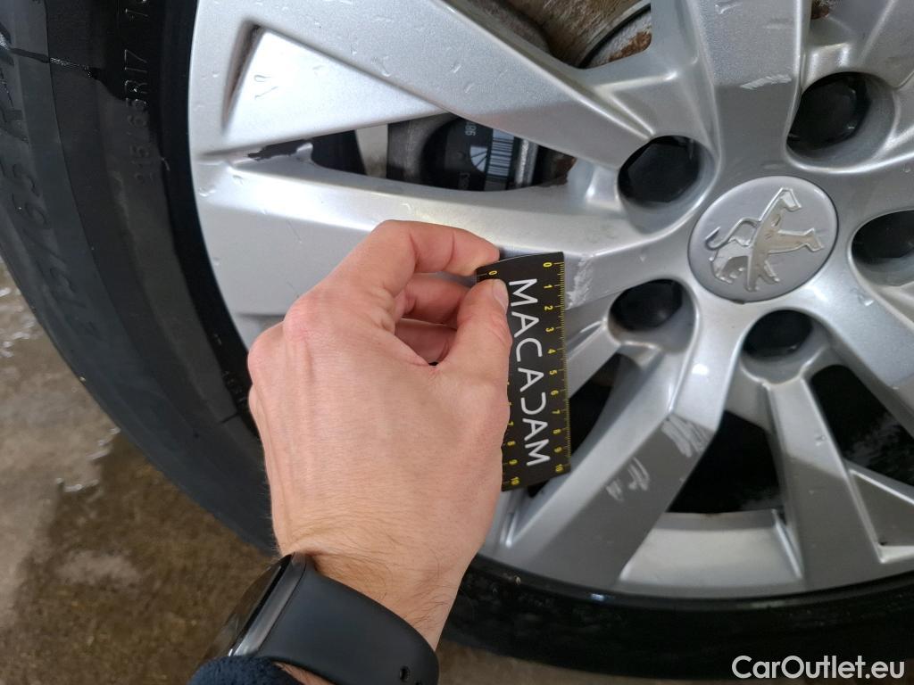  Peugeot  5008  Active Pack 1.2 PureTech 130CV BVA8 7 Sieges E6d #27