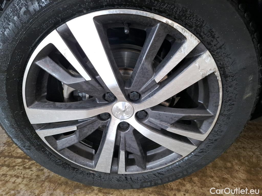  Peugeot  5008 PEUGEOT  / 2020 / 5P / SUV PureTech 130 S&S EAT8 Allure Pack #20