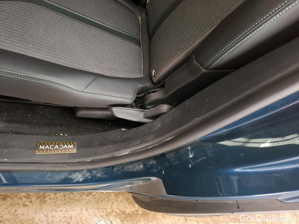  Peugeot  5008 PEUGEOT  / 2020 / 5P / SUV PureTech 130 S&S EAT8 Allure Pack #23