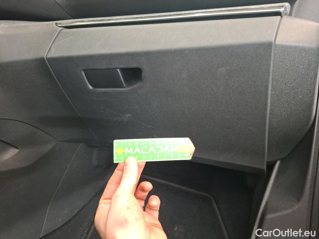  Peugeot  3008  Allure Pack 1.5 HDi 130CV BVM6 E6d #23