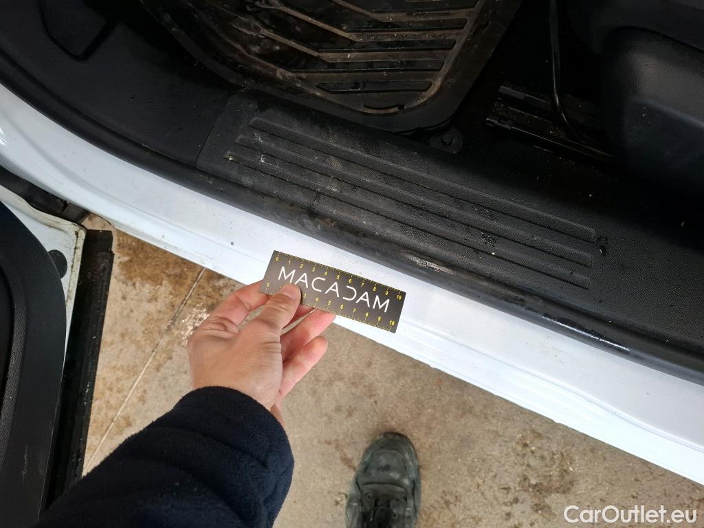  Peugeot  2008  Allure Pack 1.5 HDi 130CV BVA8 E6d #3