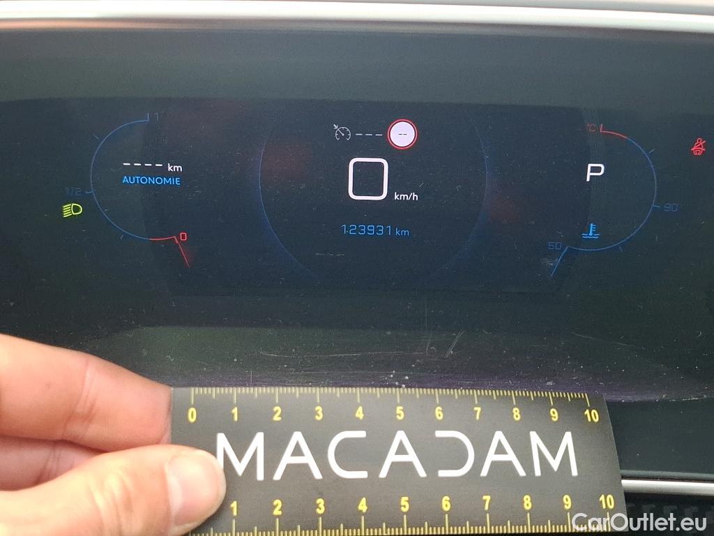  Peugeot  2008  Allure Pack 1.5 HDi 130CV BVA8 E6d #36