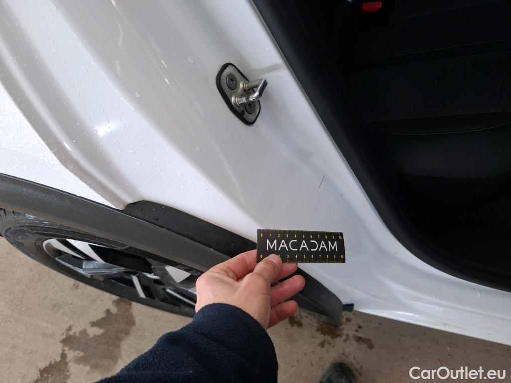  Peugeot  2008  Allure Pack 1.5 HDi 130CV BVA8 E6d #26