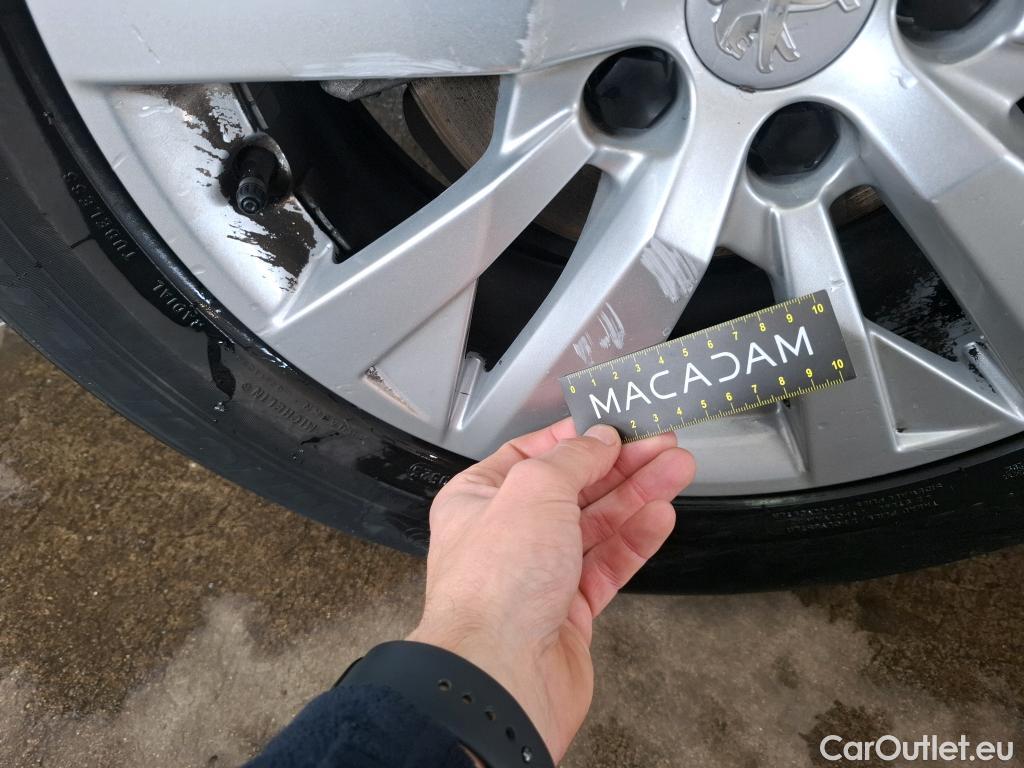  Peugeot  5008  Active Pack 1.2 PureTech 130CV BVA8 7 Sieges E6d #24