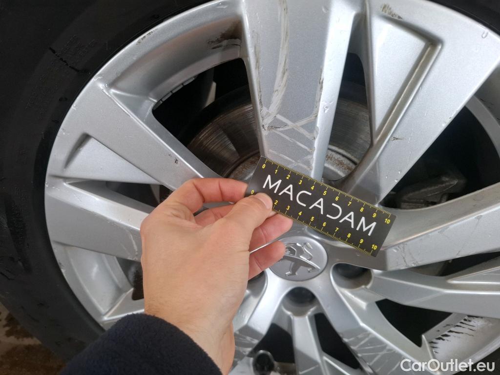  Peugeot  5008  Active Pack 1.2 PureTech 130CV BVA8 7 Sieges E6d #19