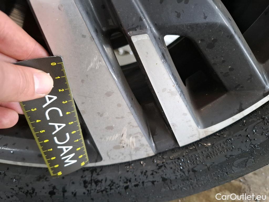  Peugeot  5008 PEUGEOT  / 2020 / 5P / SUV PureTech 130 S&S EAT8 Allure Pack #15