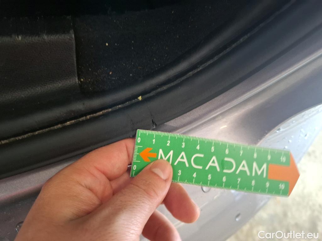  Peugeot  208  Allure 1.2 PureTech 130CV BVA8 E6d #35