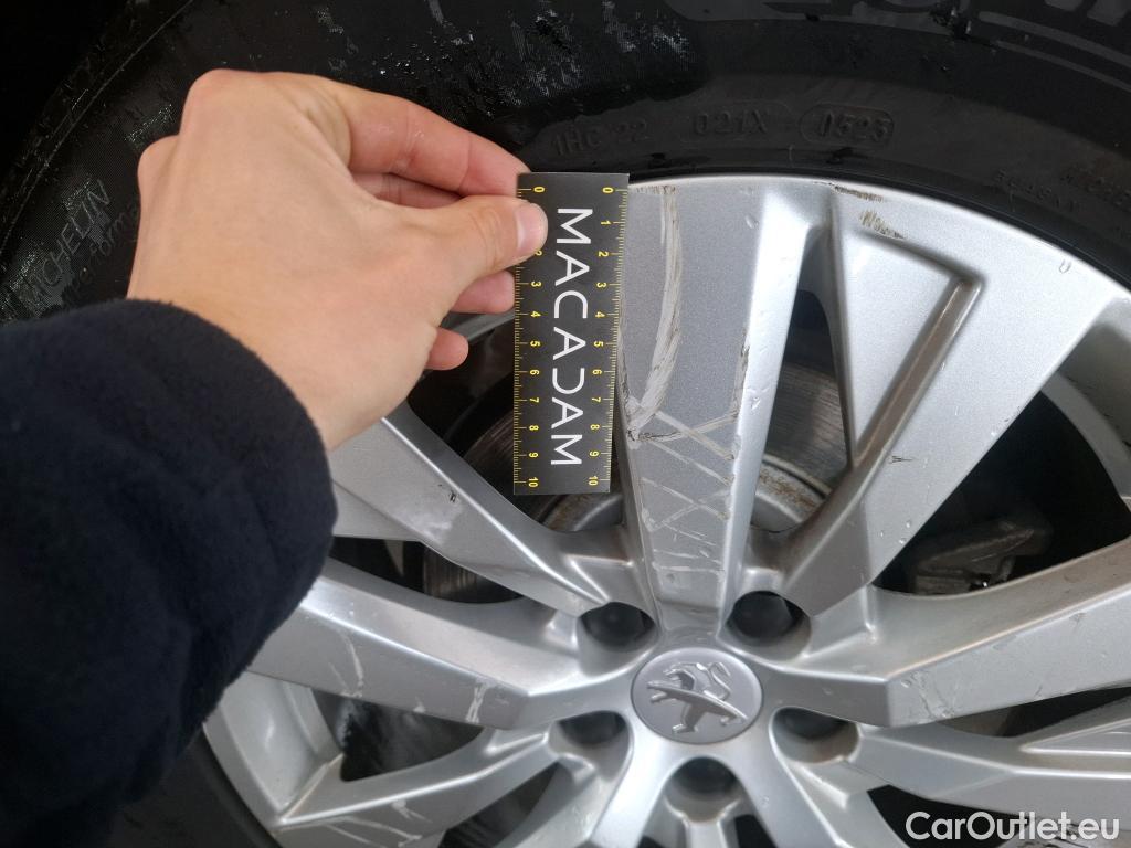  Peugeot  5008  Active Pack 1.2 PureTech 130CV BVA8 7 Sieges E6d #18