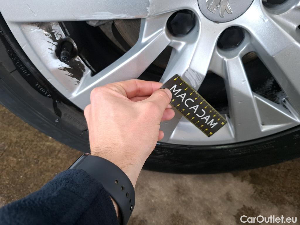  Peugeot  5008  Active Pack 1.2 PureTech 130CV BVA8 7 Sieges E6d #23