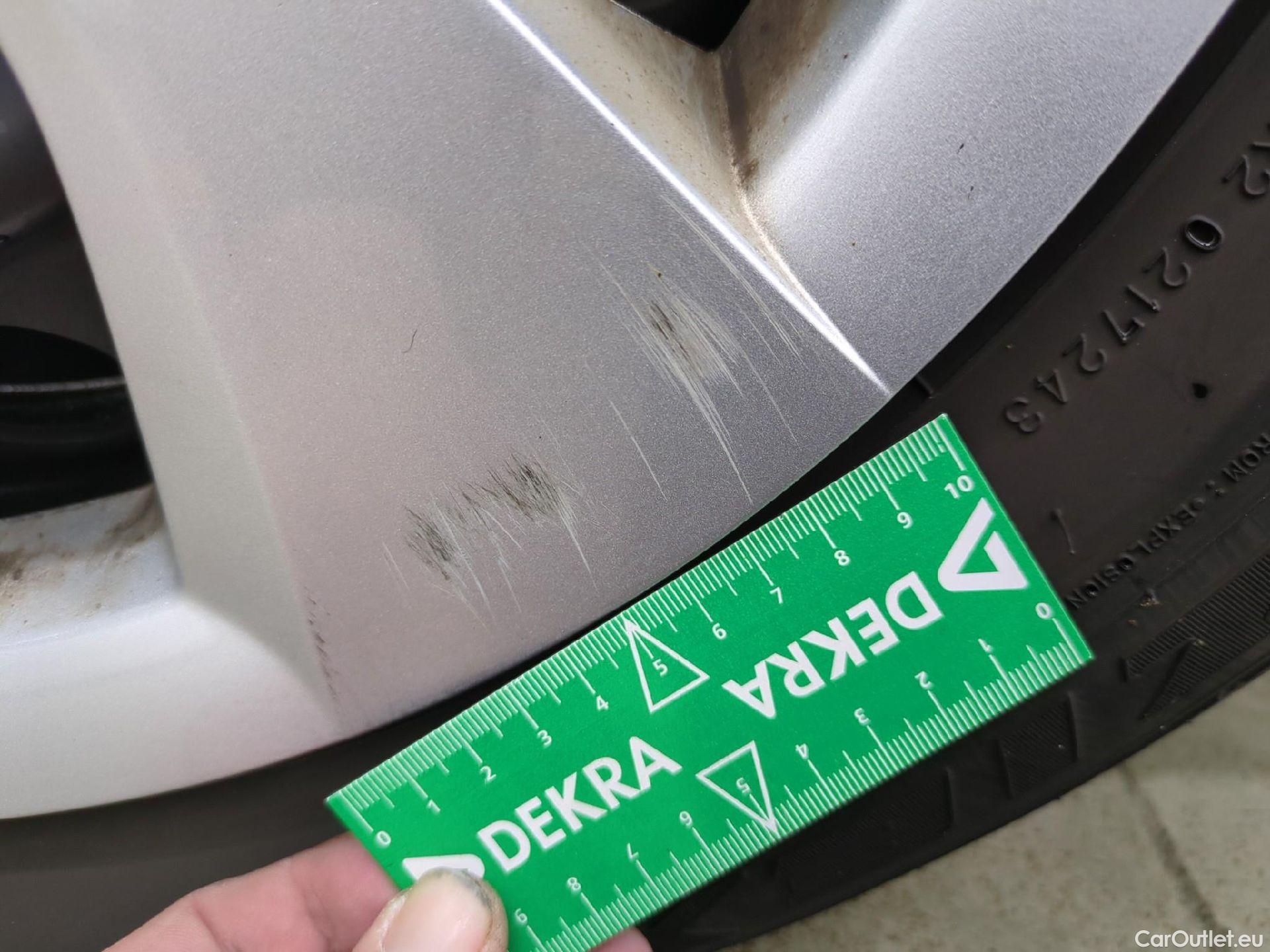  Toyota  Yaris Cross TOYOTA  Hybride / 2021 / 5P / SUV 1.5 HYBRID 116H DYNAMIC AUTO #2