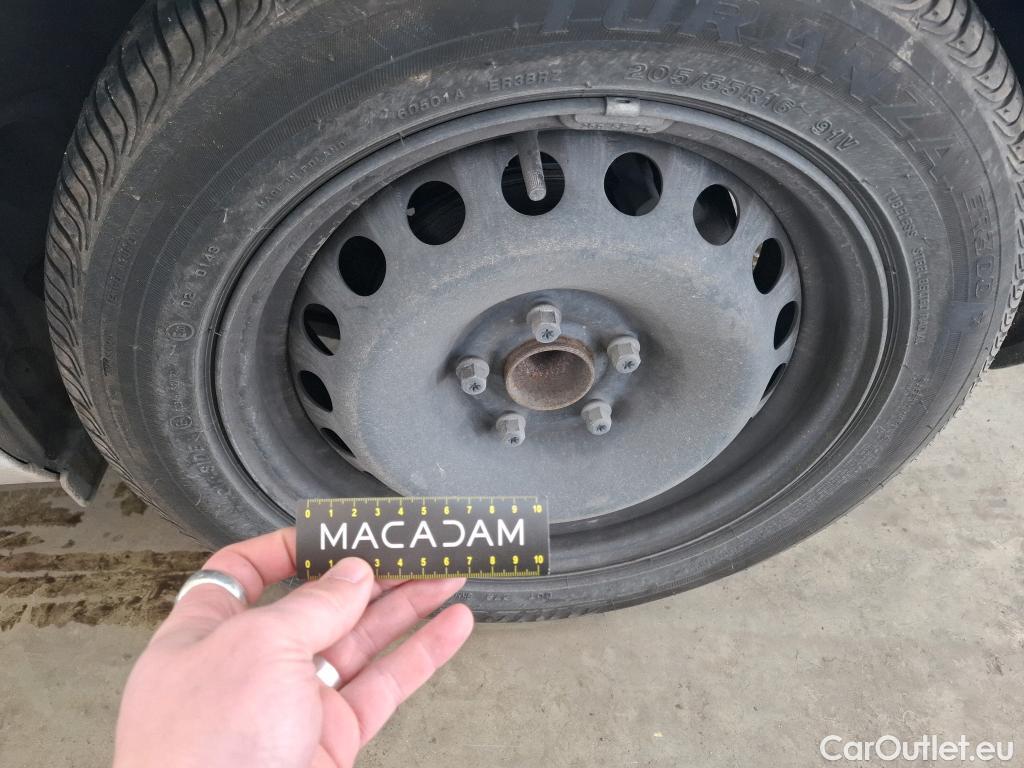  Renault  Megane  IV Berline 5pt. Société Air Nav 1.5 dCi 90CV BVM6 E6 #23