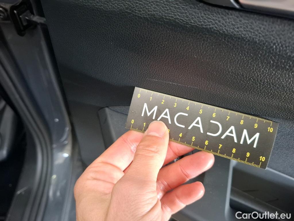  Volkswagen  Golf  VOLKSWAGEN / 2020 / 5P / Berline 2.0 TDI SCR 150 DSG7 Life Busi 1st #16