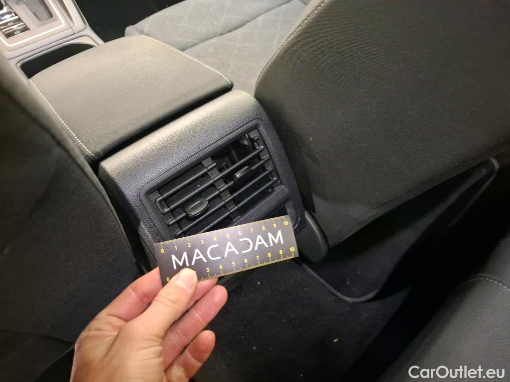  Volkswagen  Golf  VOLKSWAGEN / 2020 / 5P / Berline 2.0 TDI SCR 150 DSG7 Life Busi 1st #24