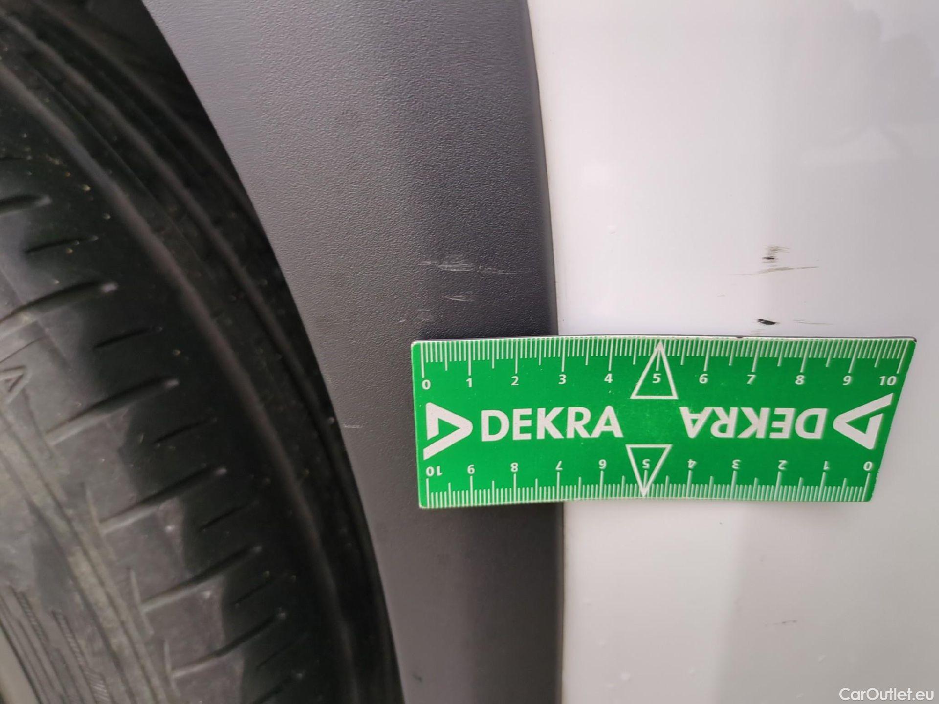  Toyota  Yaris Cross TOYOTA  Hybride / 2021 / 5P / SUV 1.5 HYBRID 116H DYNAMIC AUTO #8